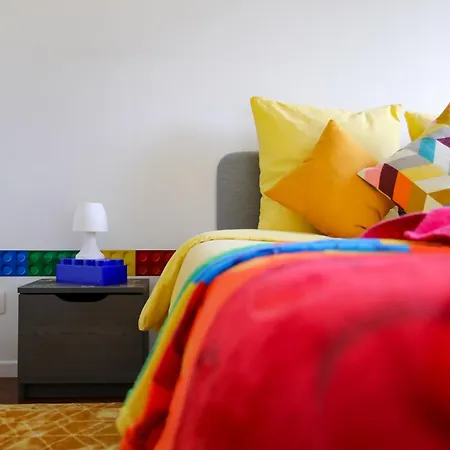 Lego Party Time - A 2 Pas Apartment *