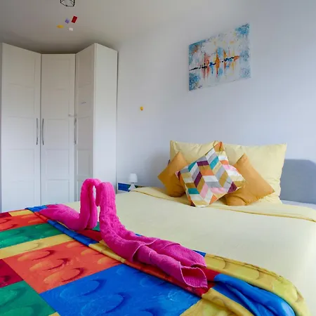 Apartment Lego Party Time - A 2 Pas *
